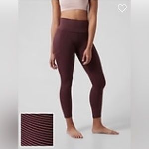 Athleta Salutation Stash Textured 7/8 Tight